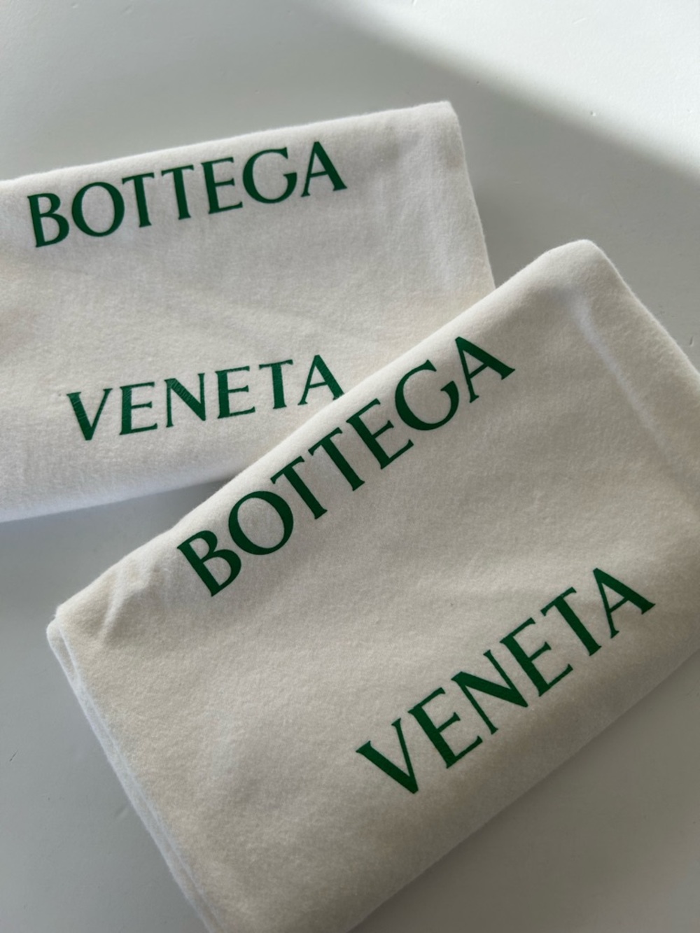 BOTTEGA VENETA White & Green Logo'd Dust Bags, NEW Set of 2 - Picture 3 of 4